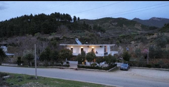 Përmet Hotel Eno מראה חיצוני תמונה